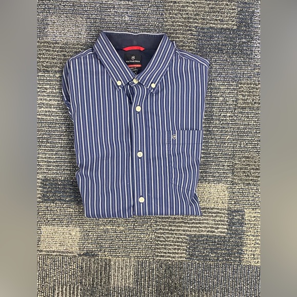 Victorinox Mens Button Down. Size: L - Picture 1 of 10